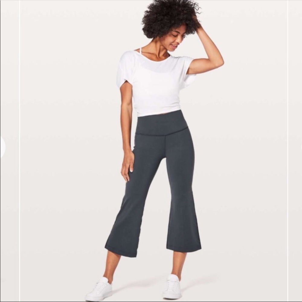 Lululemon 🍋 Groove Reversible Flare crop pants